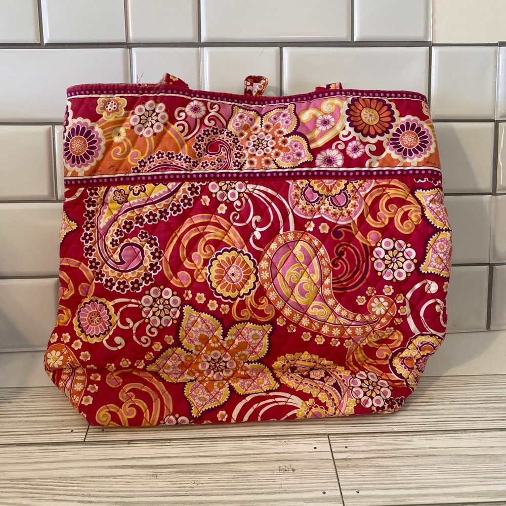 Vera Bradley Retired Pattern Raspberry Fizz Xl To… - image 2